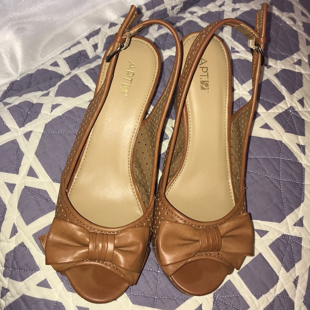 Cute tan wedges